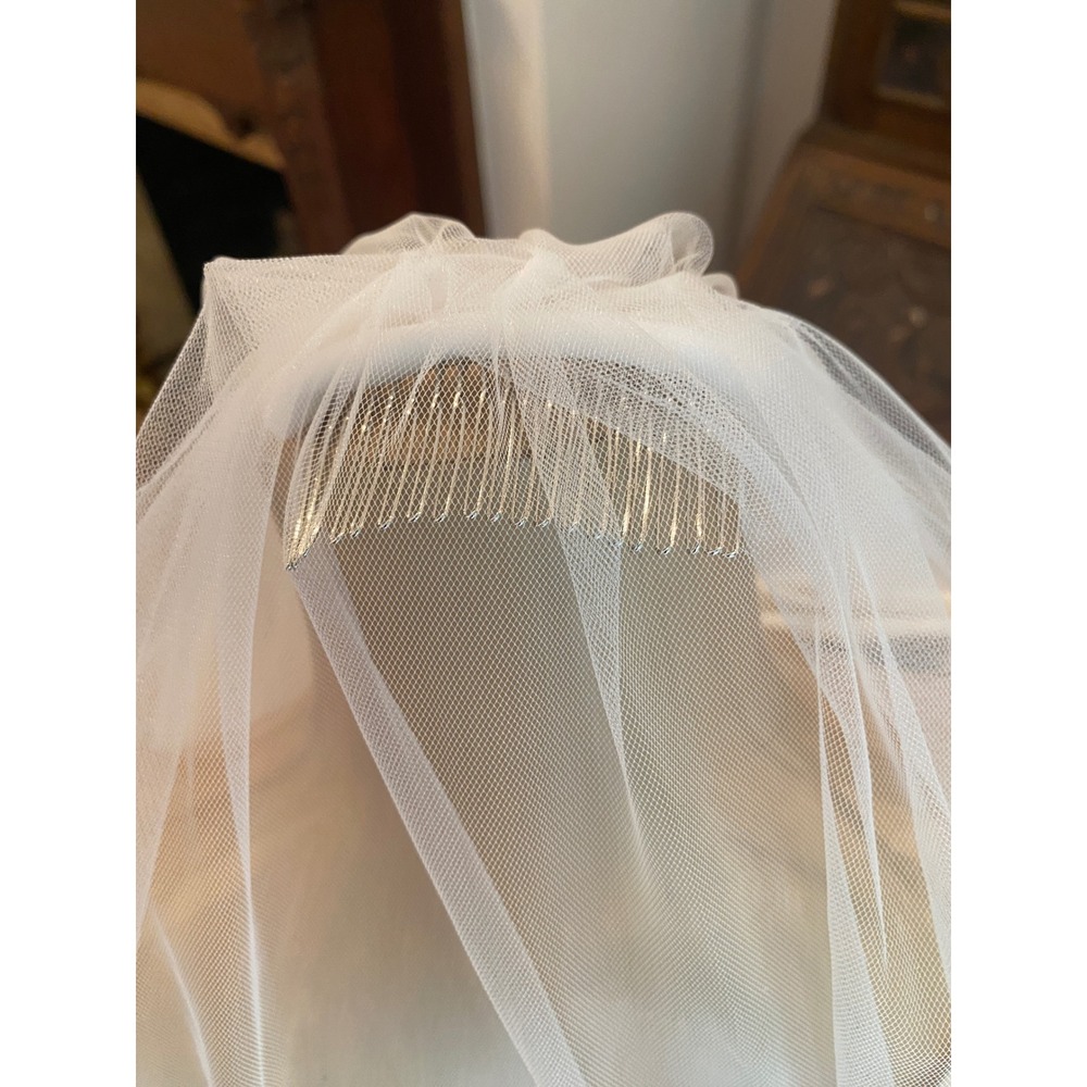 White Two Tier Fingertip Wedding Veil/Blusher Lace Sequin Trim Bridal Comb - Picture 7 of 16